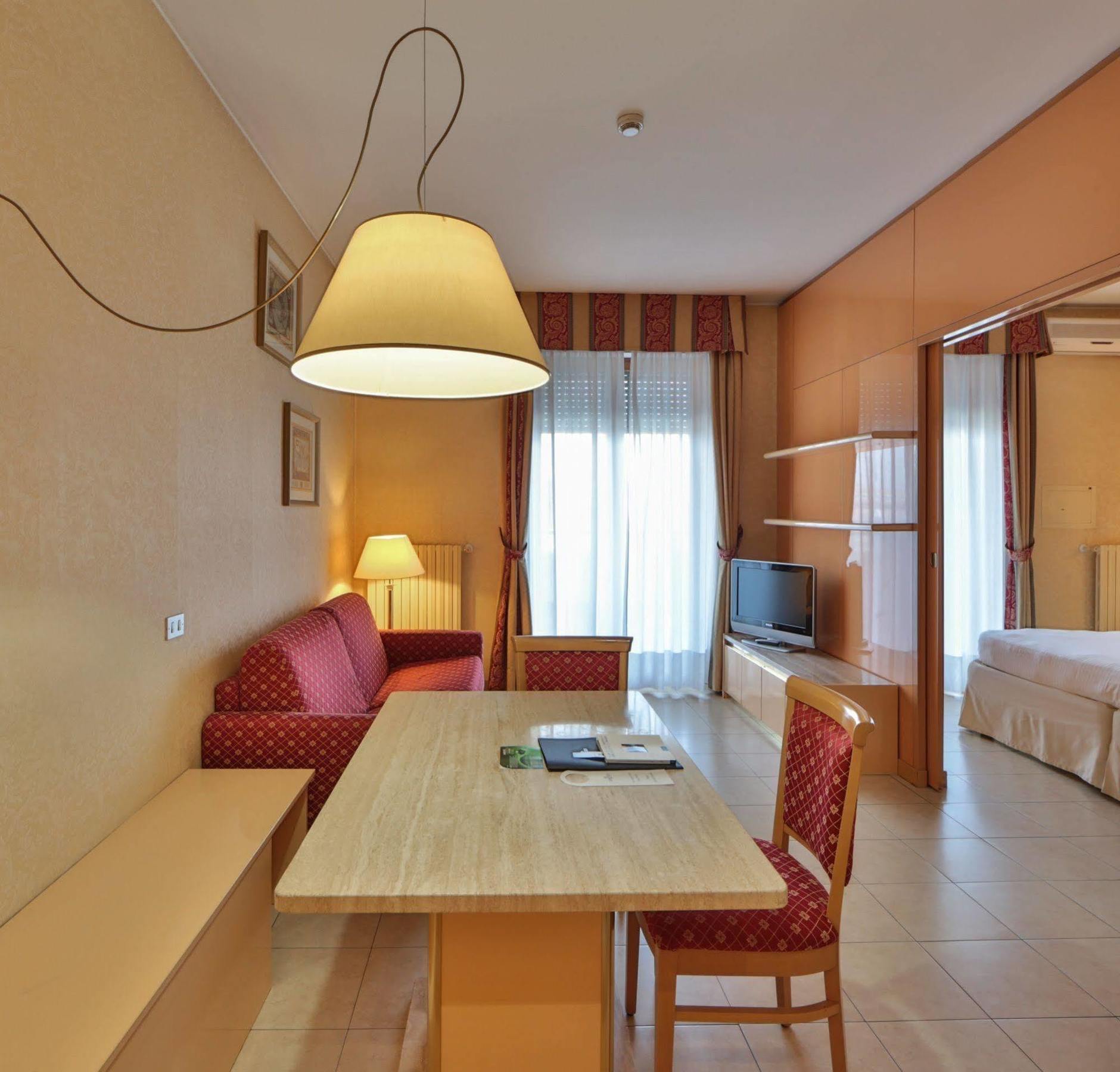 Unaway Hotel & Residence Quark Due Milano Exterior foto