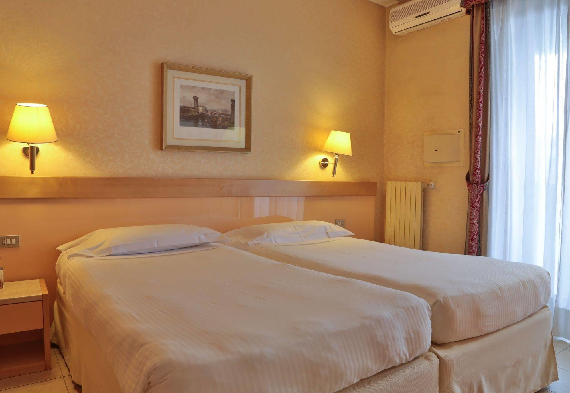 Unaway Hotel & Residence Quark Due Milano Exterior foto